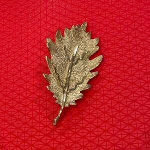 Vintage Signed BSK silver-tone leaf brooch/pin